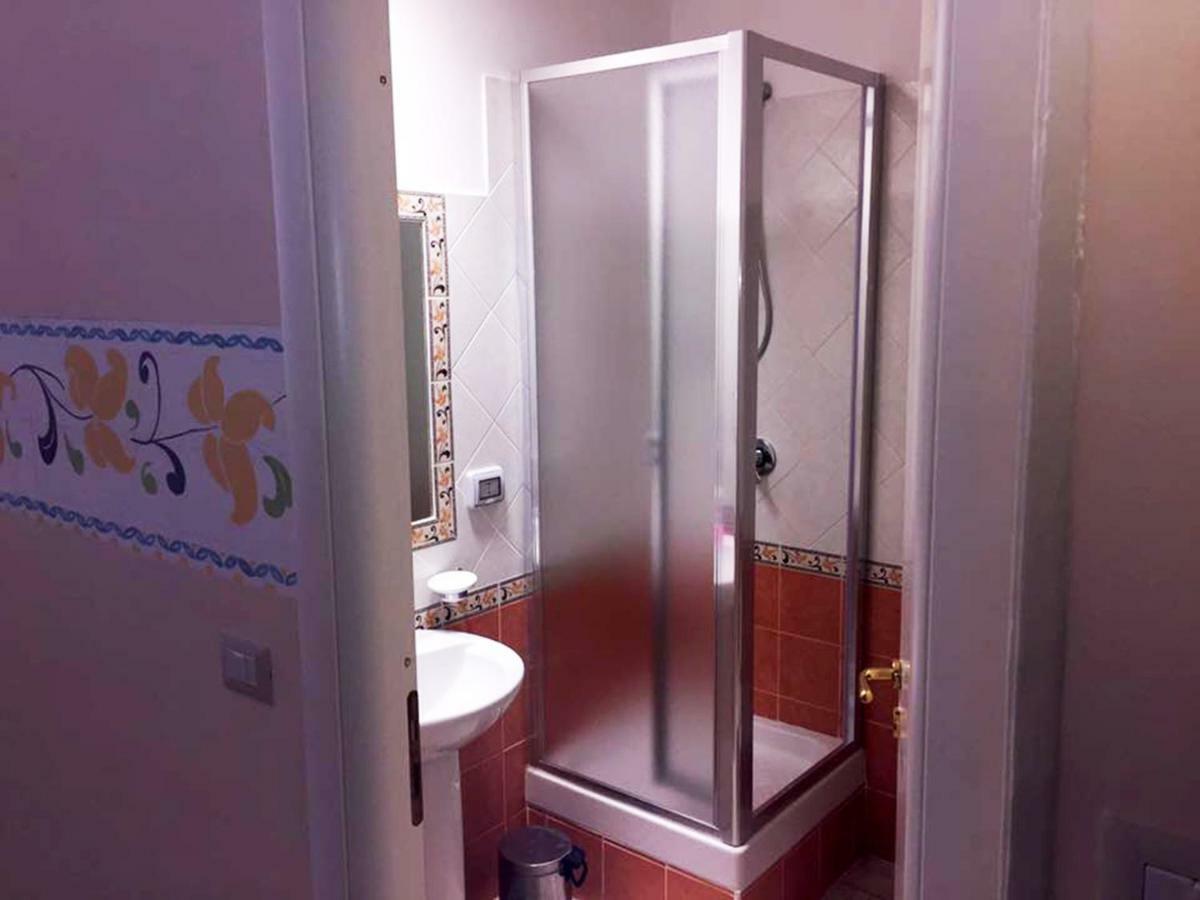 Double Room Private Bathroom,891658252:JPEG